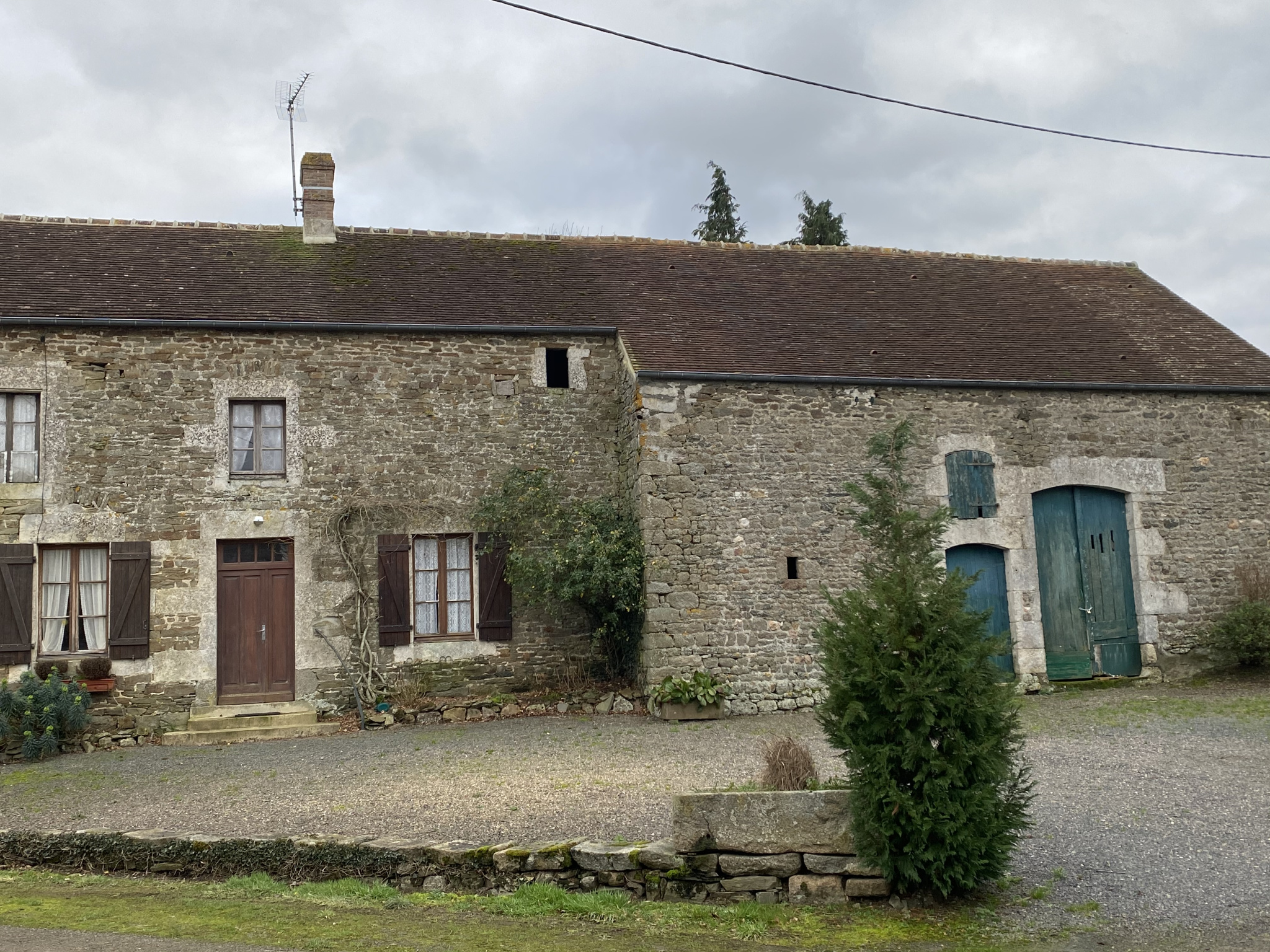vente Maison ancienne à rénover, en partie habitable.