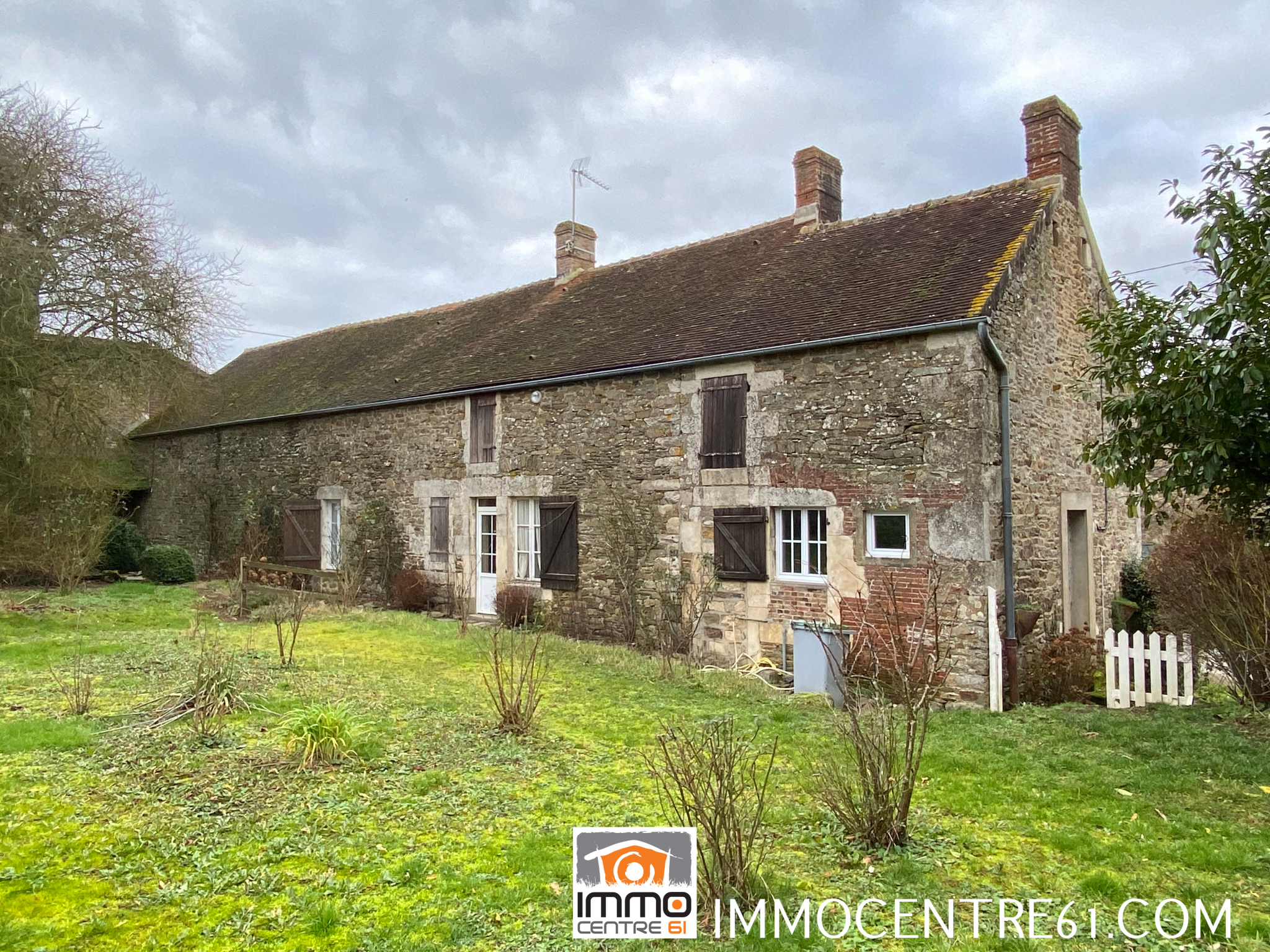 vente Maison ancienne à rénover, en partie habitable.