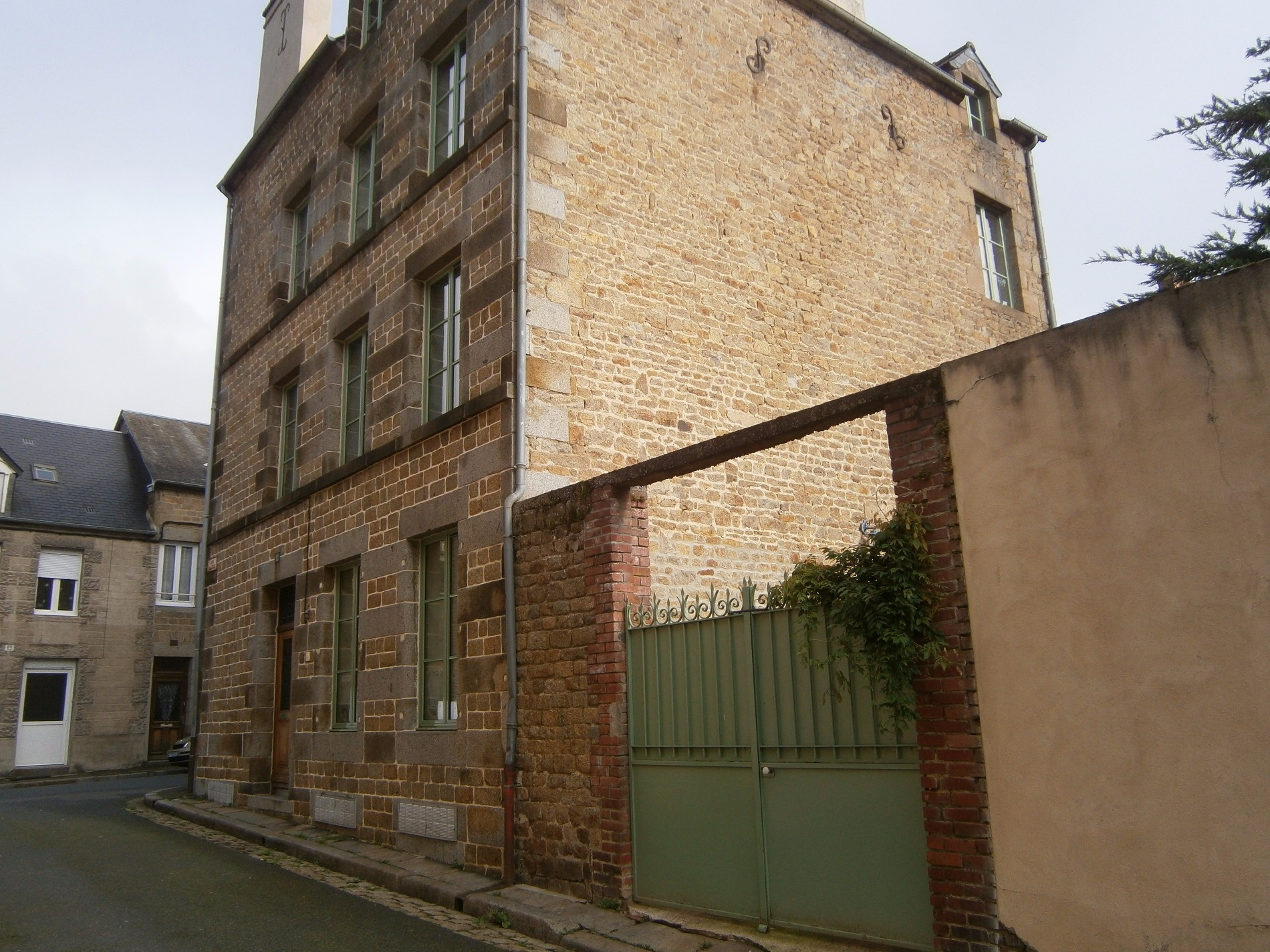 vente La Ferté Macé centre, belle et grande demeure rénovée